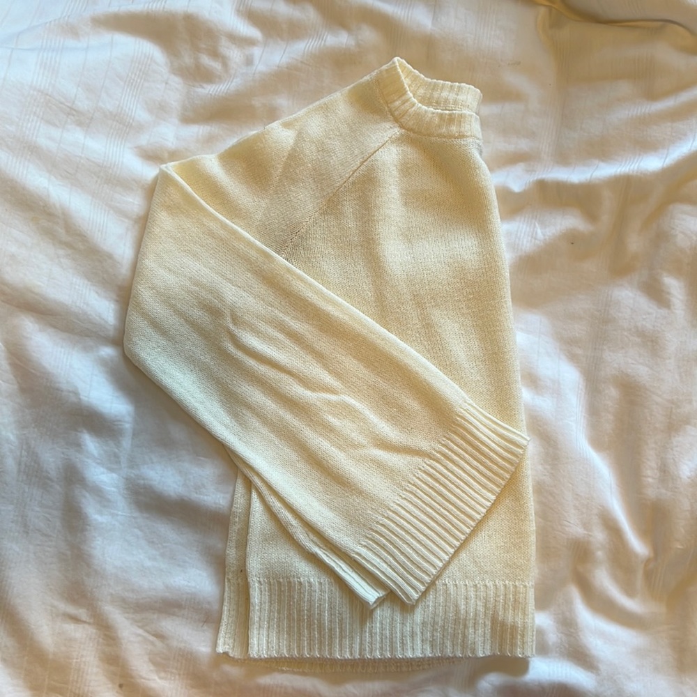 Off white/cream sweater